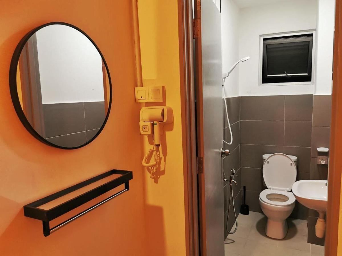 The Cocoon Capsule Hotel Cameron Highlands Exterior photo