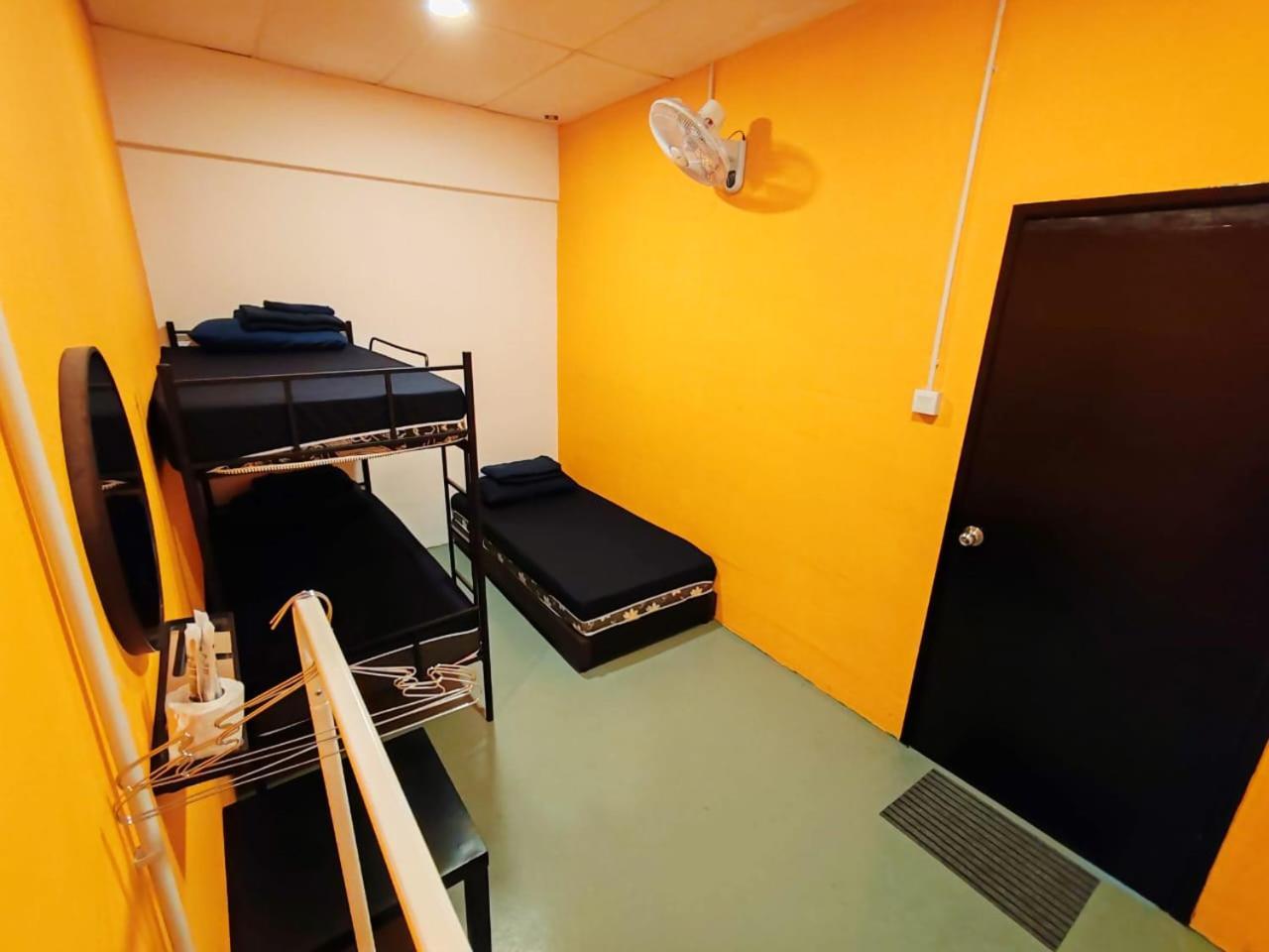The Cocoon Capsule Hotel Cameron Highlands Exterior photo